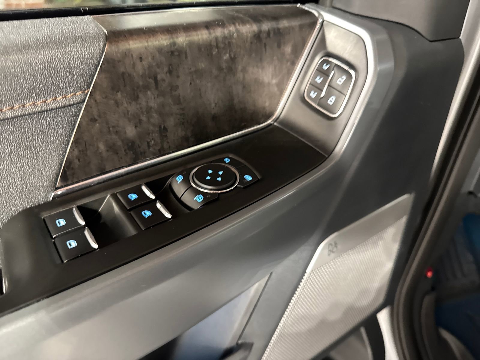 Used 2023 Ford F150 Lightning Lariat w/ Equipment Group 511A High image 25