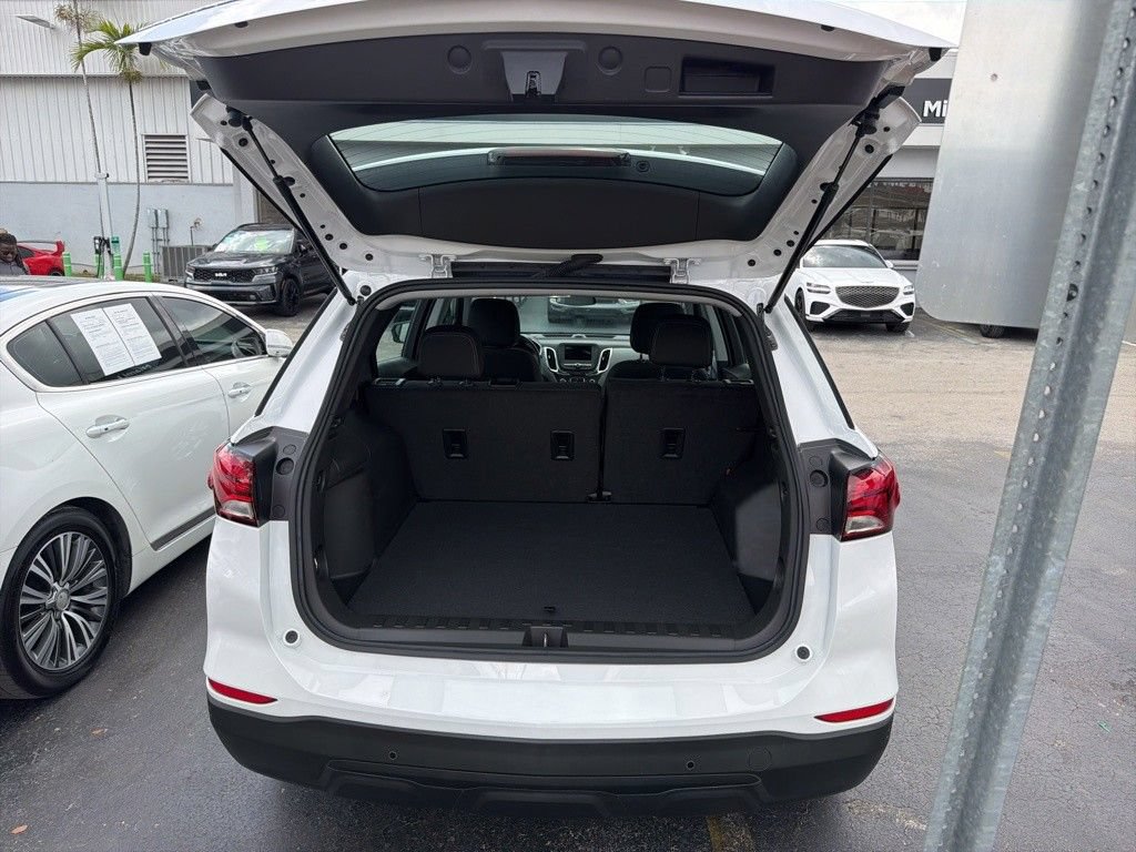 Used 2024 Chevrolet Equinox LS w/ Driver Confidence II Package FWD image 10