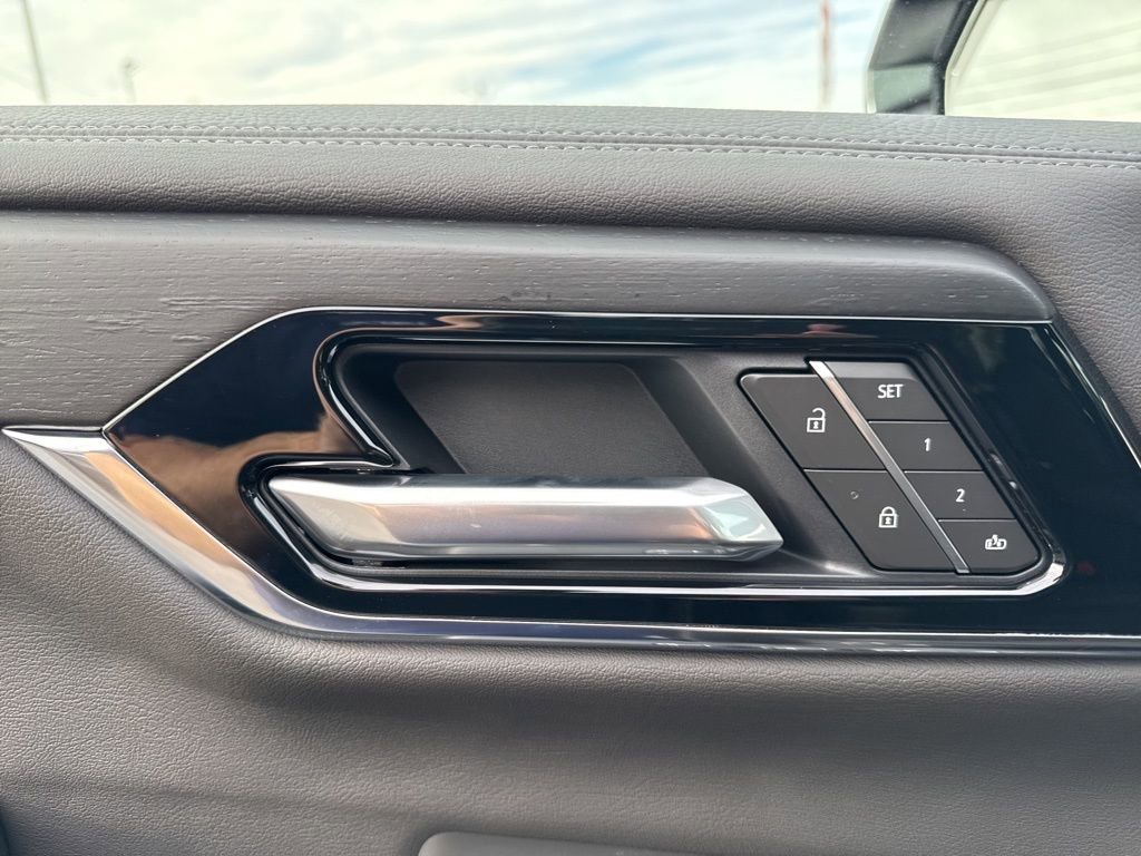 New 2026 GMC Yukon XL Denali image 11