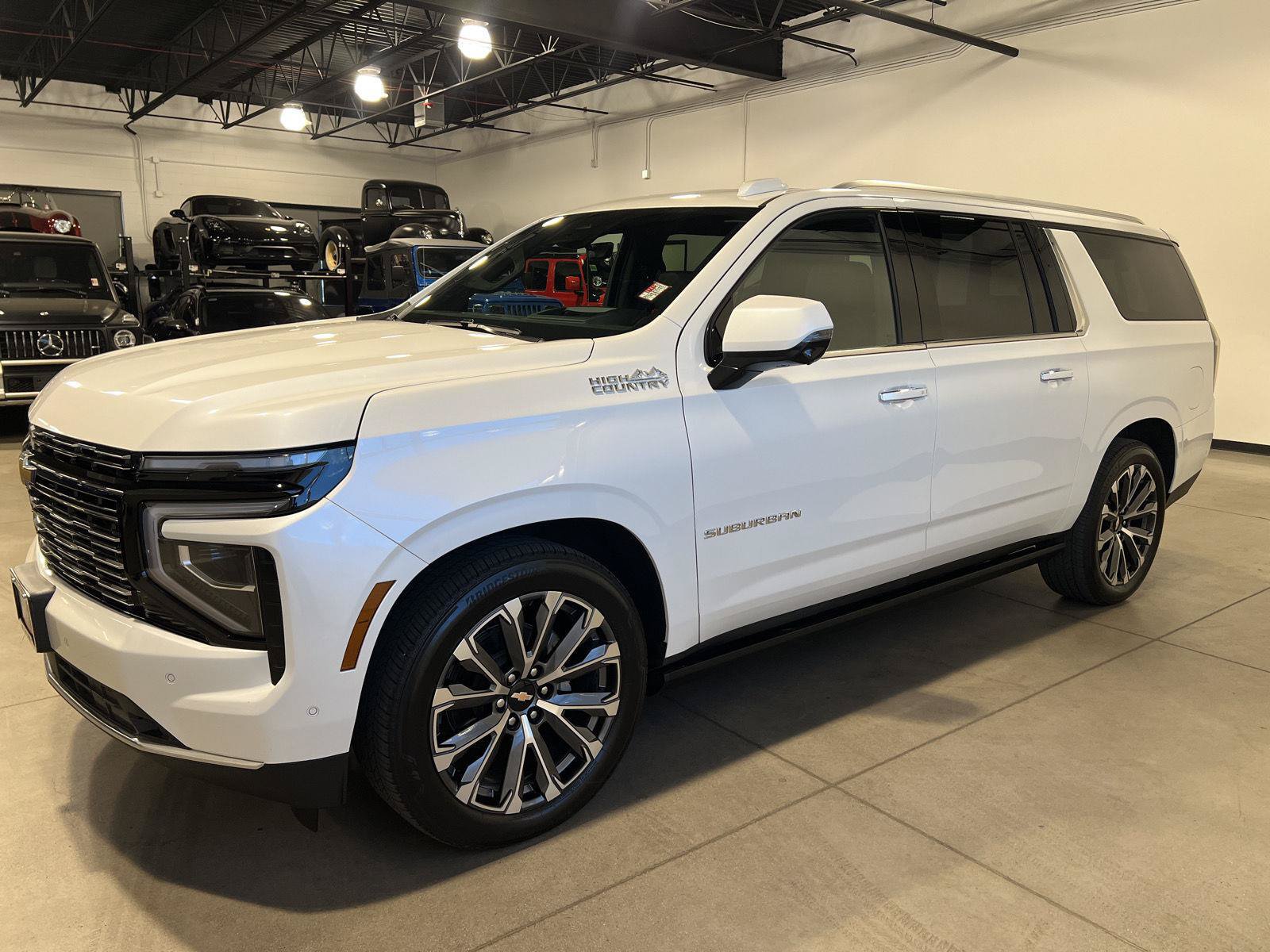 Used 2025 Chevrolet Suburban High Country AWD/4WD image 7