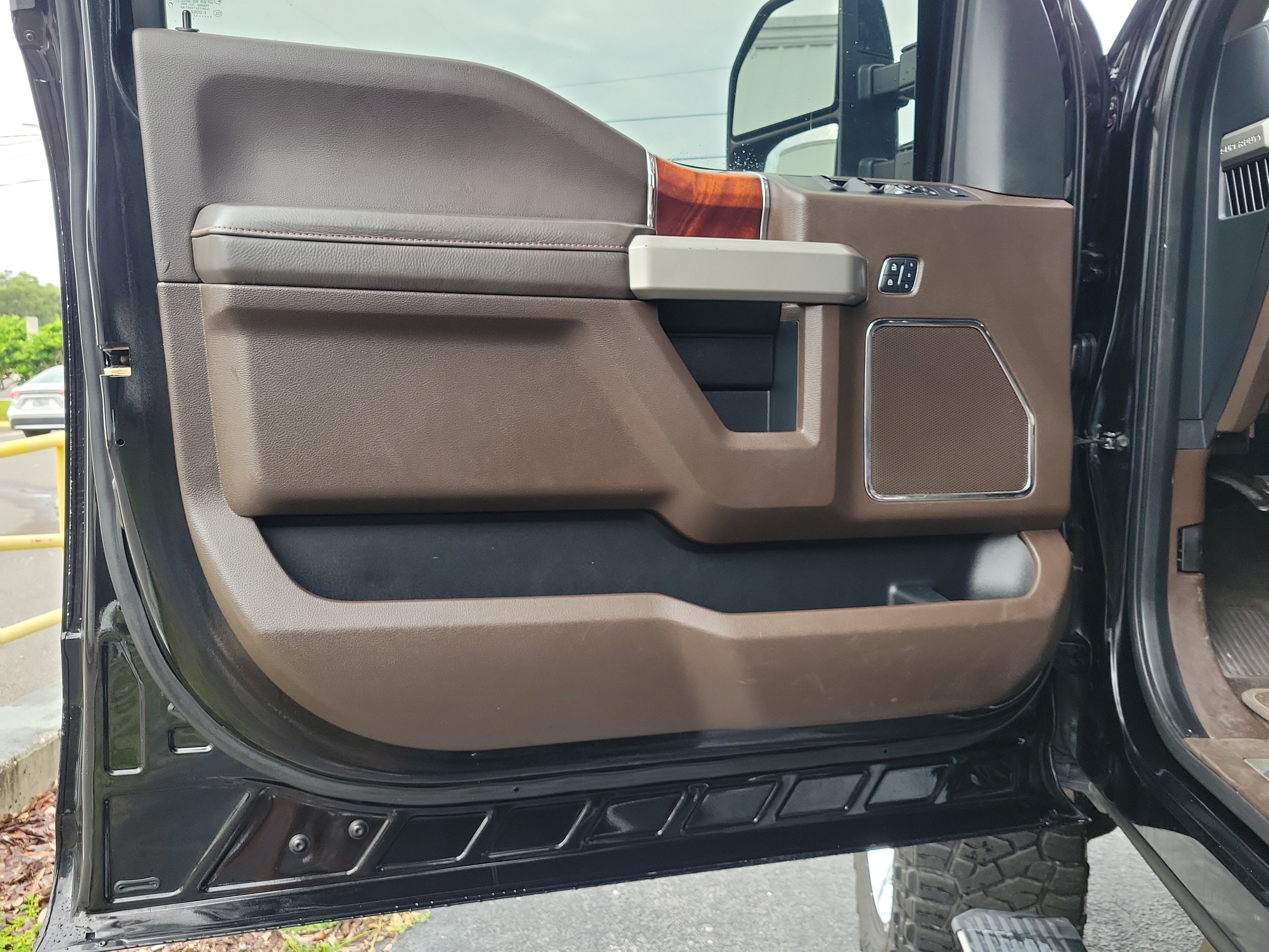 Used 2017 Ford F250 King Ranch w/ King Ranch Ultimate Package AWD/4WD image 18