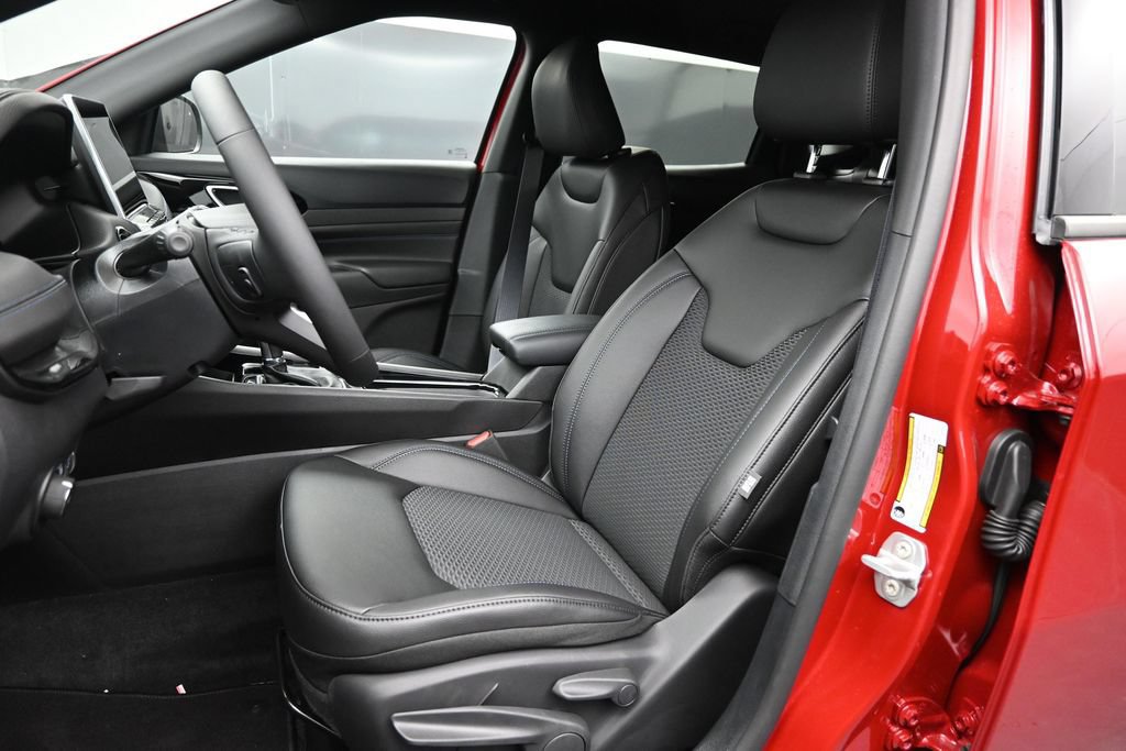New 2026 Jeep Compass Latitude AWD/4WD image 2