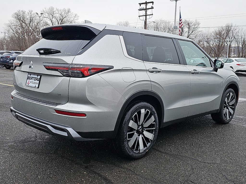 New 2026 Mitsubishi Outlander SE AWD/4WD image 4