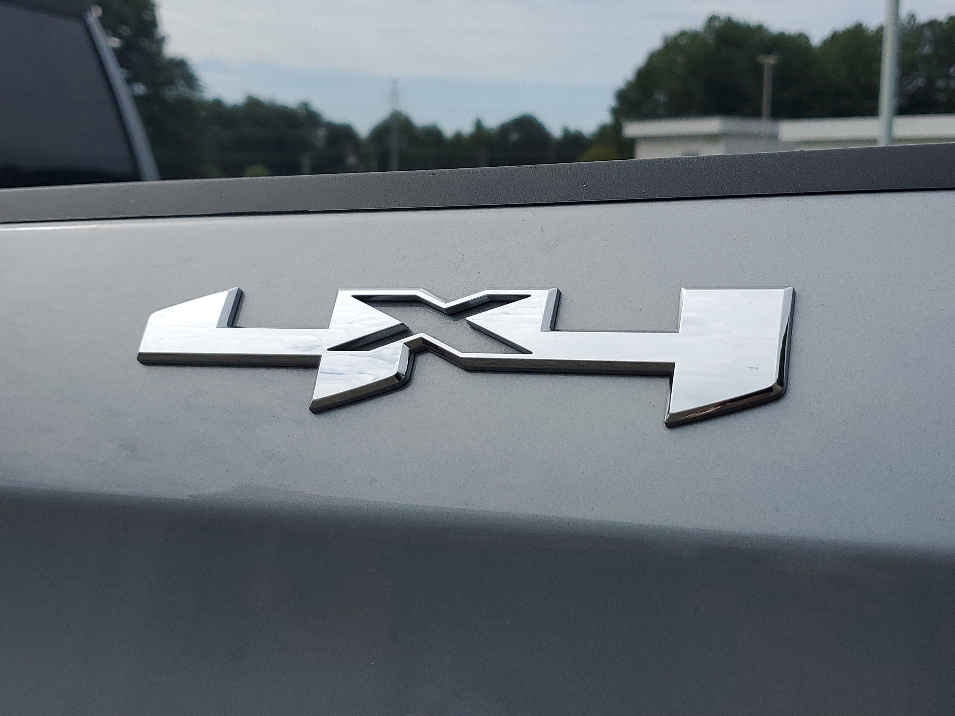 Used 2024 GMC Sierra 1500 SLT image 5