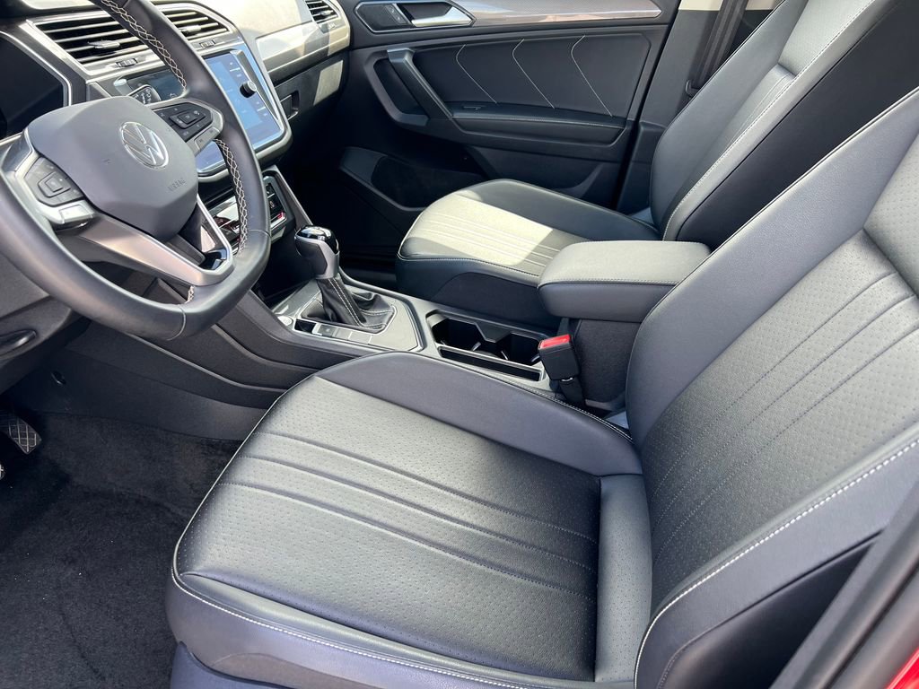 Used 2023 Volkswagen Tiguan SE FWD image 9