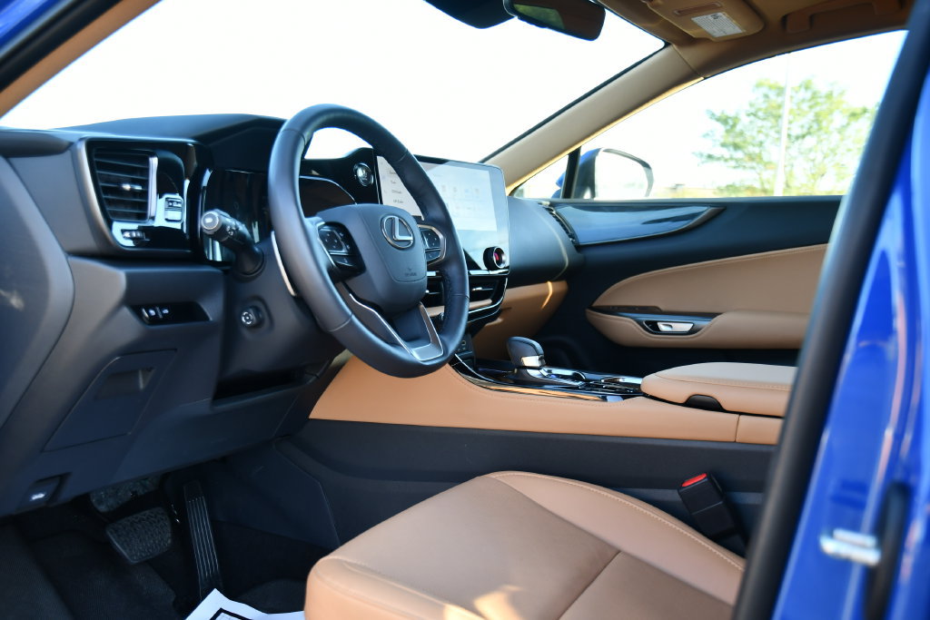 Used 2025 Lexus NX 350 AWD w/ Cold Area Package image 16