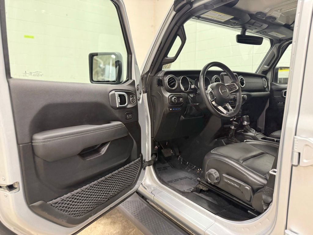 Used 2023 Jeep Wrangler Sahara w/ Cold Weather Group image 19