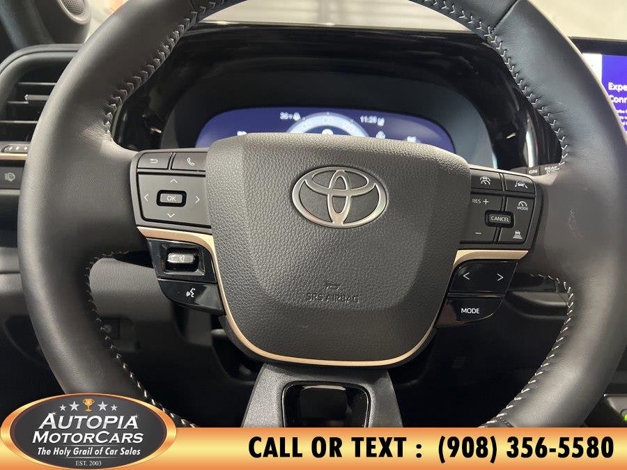 Used 2025 Toyota Crown Signia AWD/4WD image 28