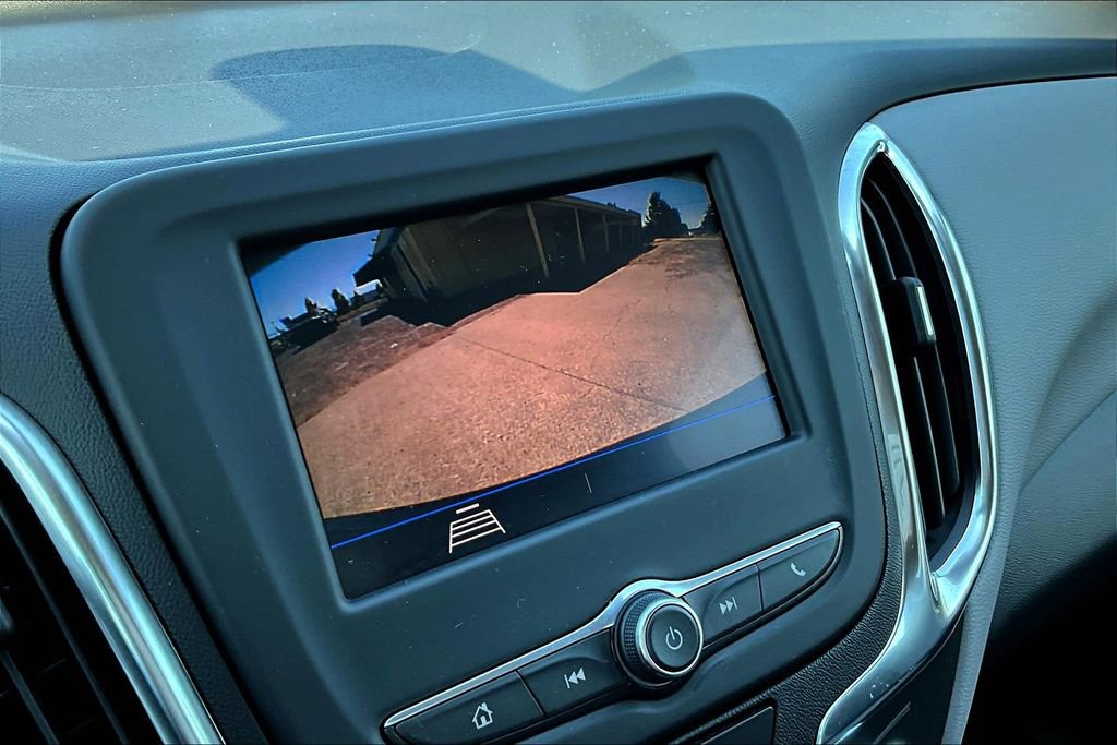 Used 2021 Chevrolet Equinox LT w/ Driver Convenience Package image 29