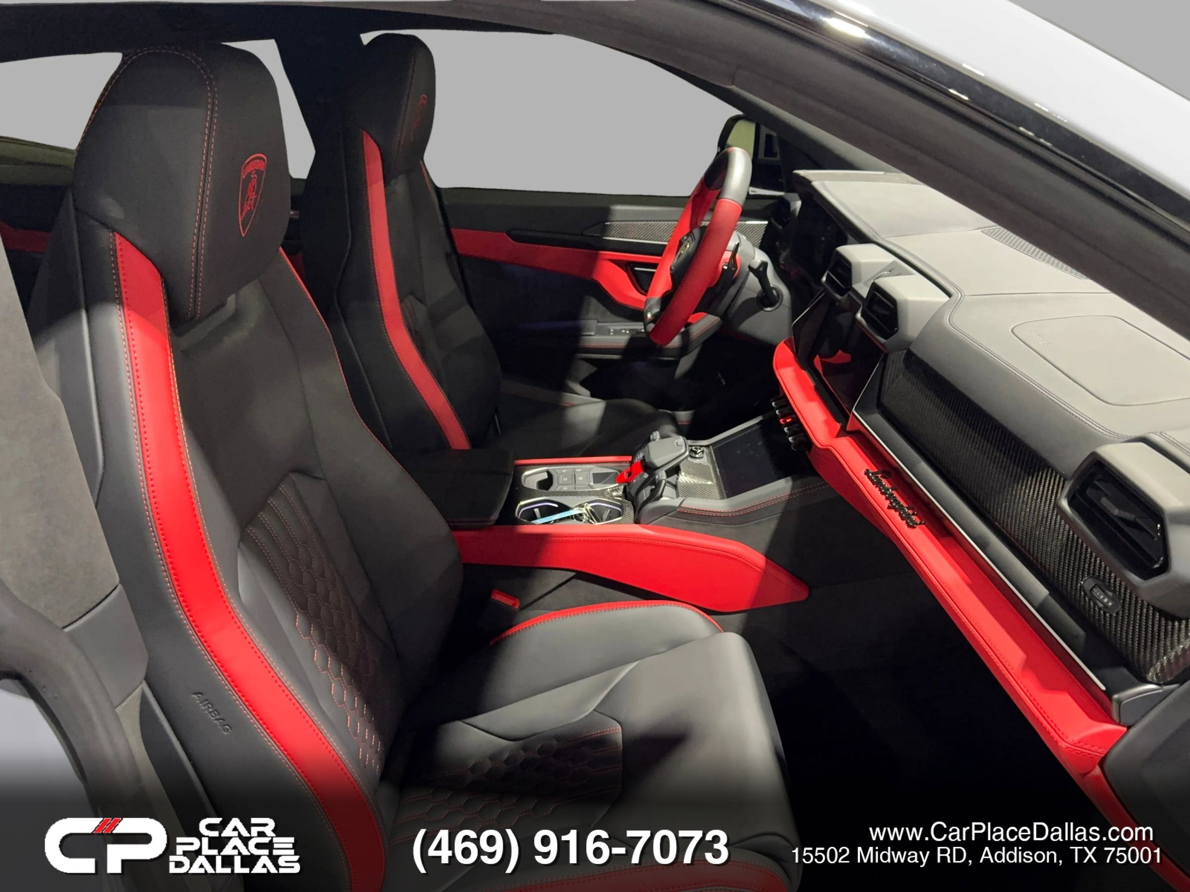 Used 2025 Lamborghini Urus SE AWD/4WD image 28