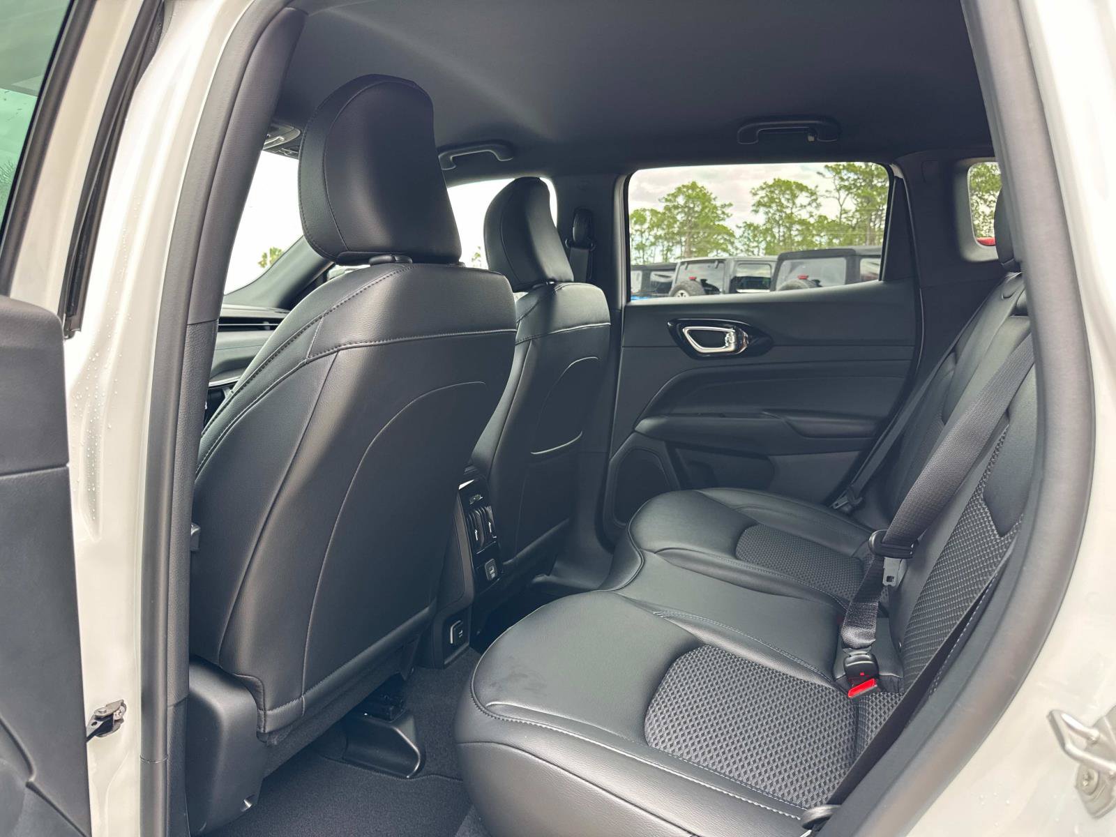 New 2026 Jeep Compass Latitude AWD/4WD image 15