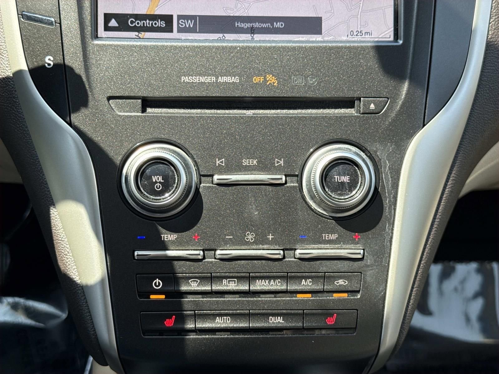 Used 2019 Lincoln MKC Select w/ Select Plus Package AWD/4WD image 12