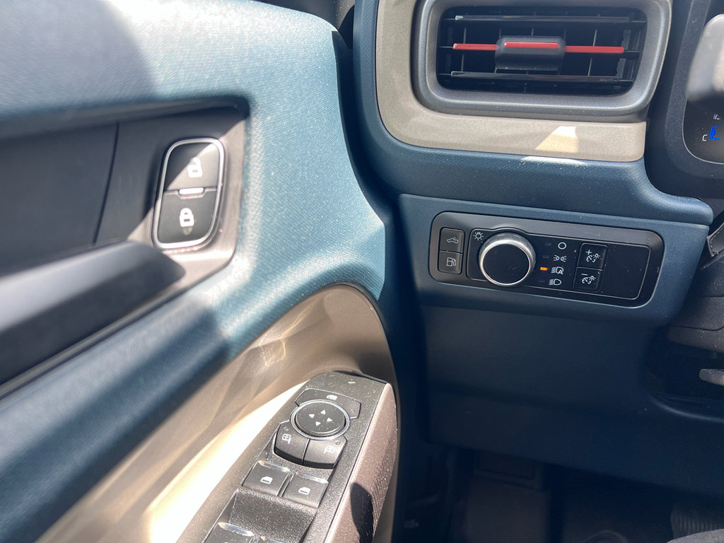 Used 2025 Ford Maverick Lariat image 23