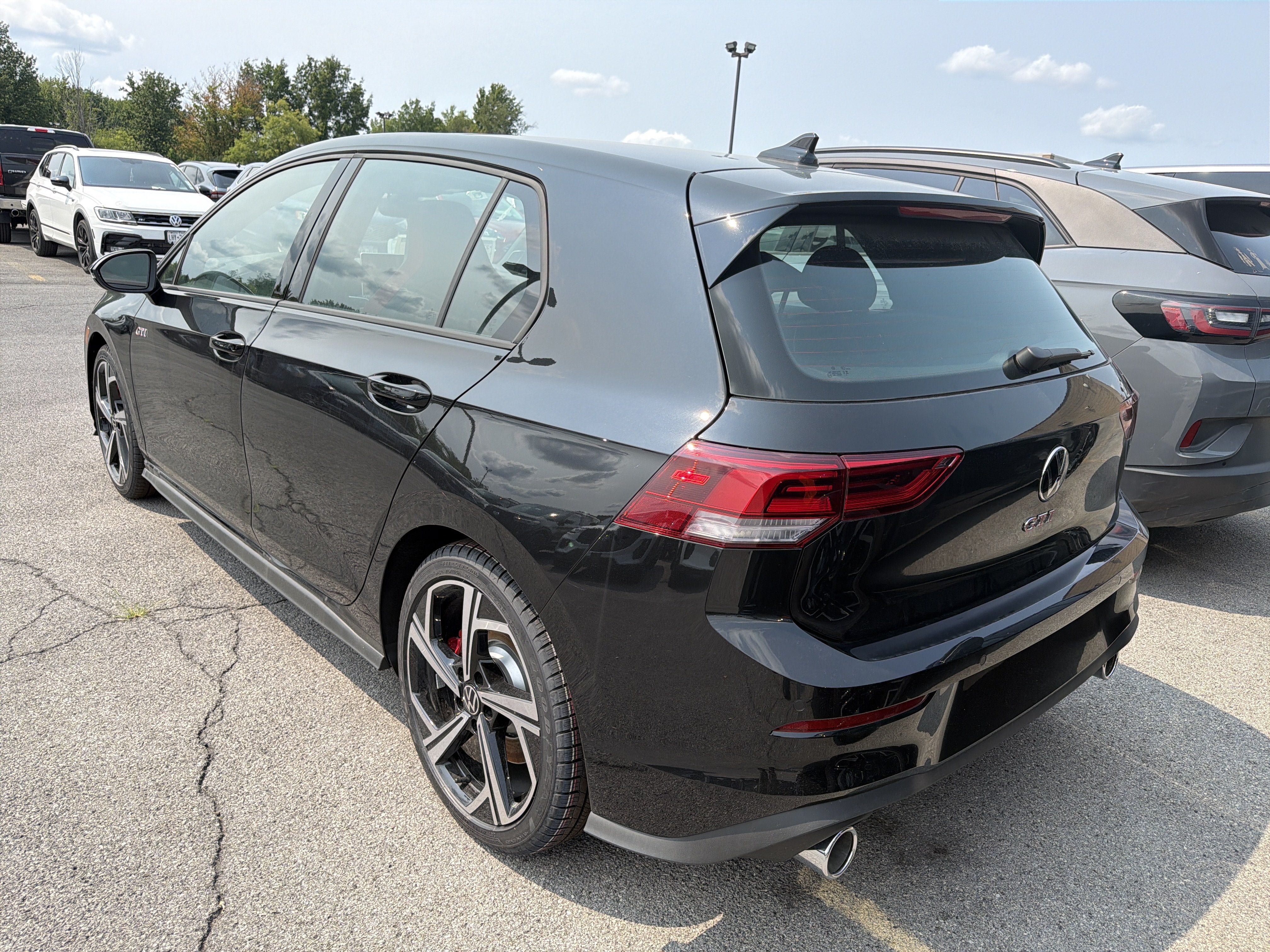 New 2026 Volkswagen GTI SE FWD image 5
