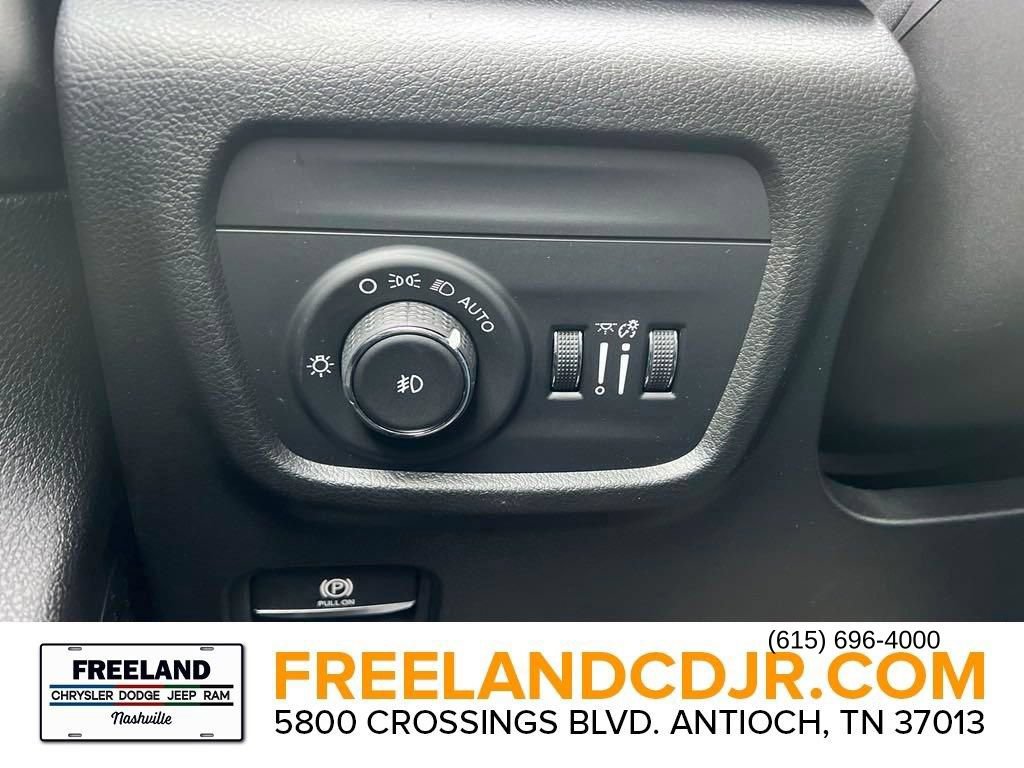New 2024 Jeep Grand Cherokee Overland w/ Luxury Tech Group IV AWD/4WD image 13