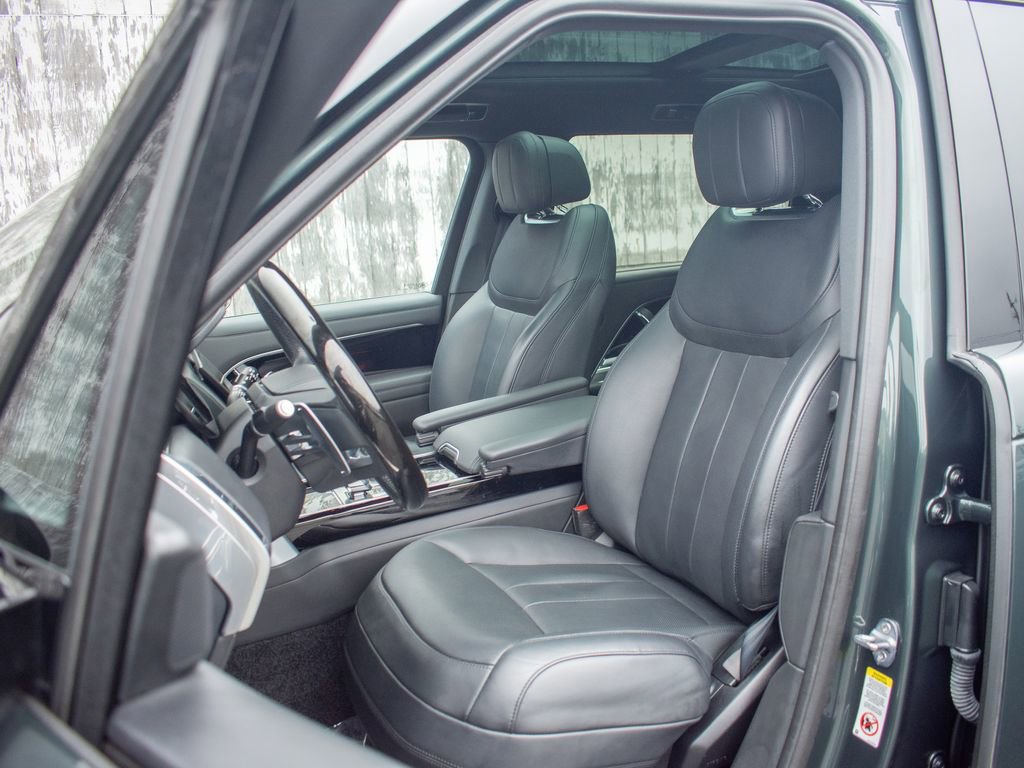 Used 2023 Land Rover Range Rover Long Wheelbase SE image 20