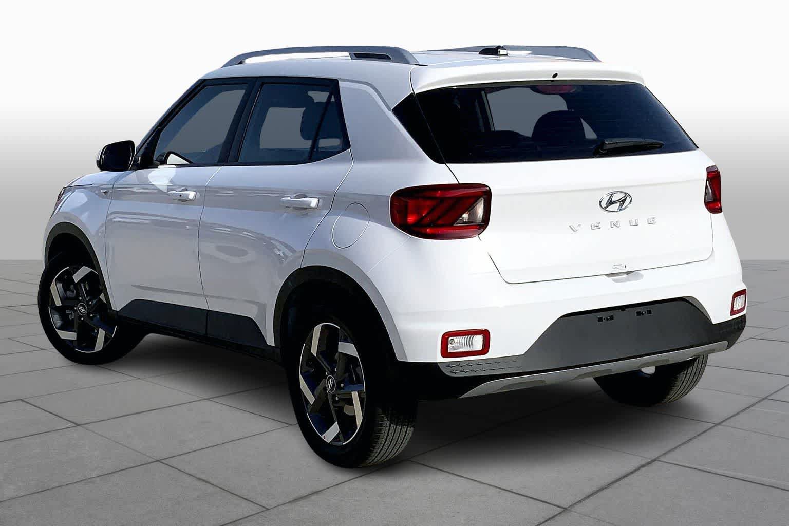 New 2026 Hyundai Venue SEL FWD image 12