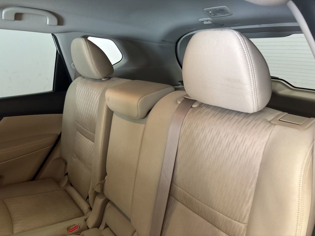 Used 2019 Nissan Rogue SV w/ Premium Package image 14