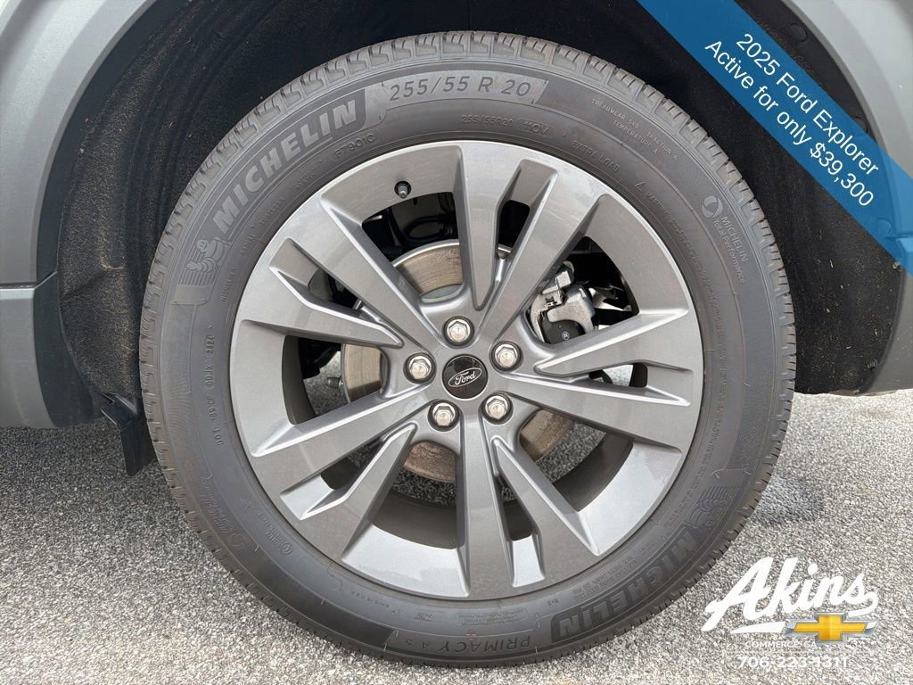Used 2025 Ford Explorer Active w/ Active Comfort Package image 13