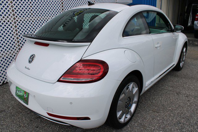 Used 2019 Volkswagen Beetle 2.0T SE w/ SE Premium Package FWD image 4