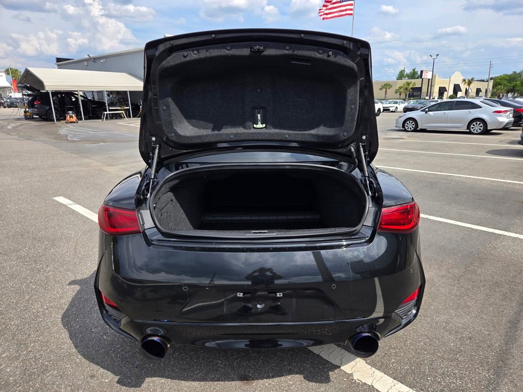 Used 2018 INFINITI Q60 Red Sport 400 w/ Sensory Package 3.0T Sport RWD image 18