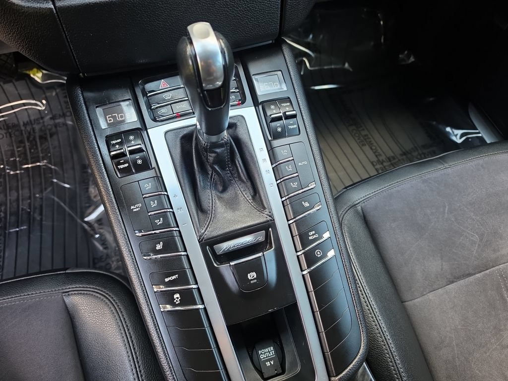 Used 2015 Porsche Macan S AWD/4WD image 16