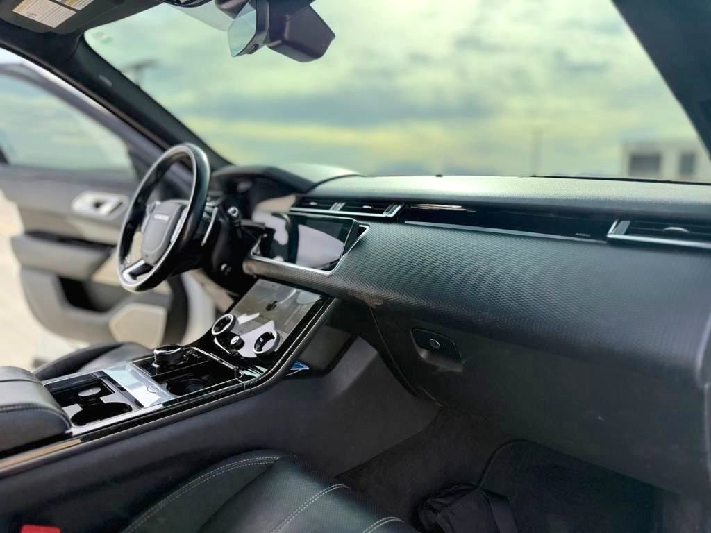 Used 2018 Land Rover Range Rover Velar R-Dynamic SE AWD/4WD image 29