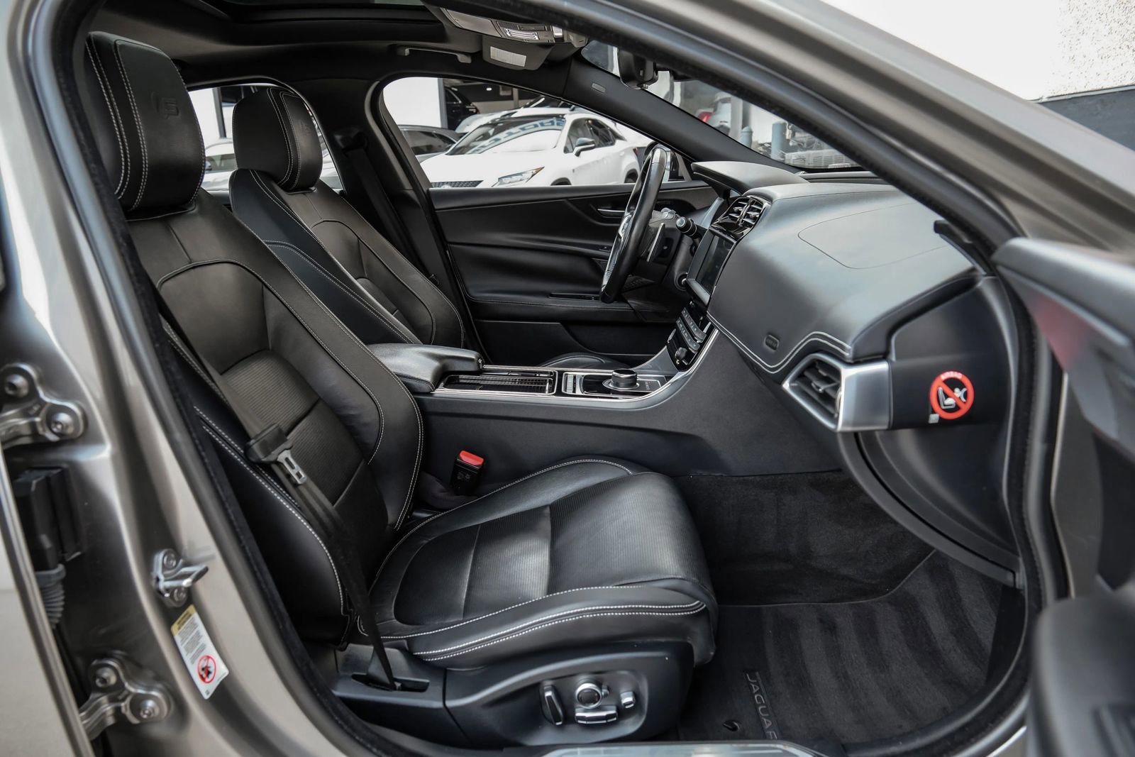 Used 2019 Jaguar XE S image 43