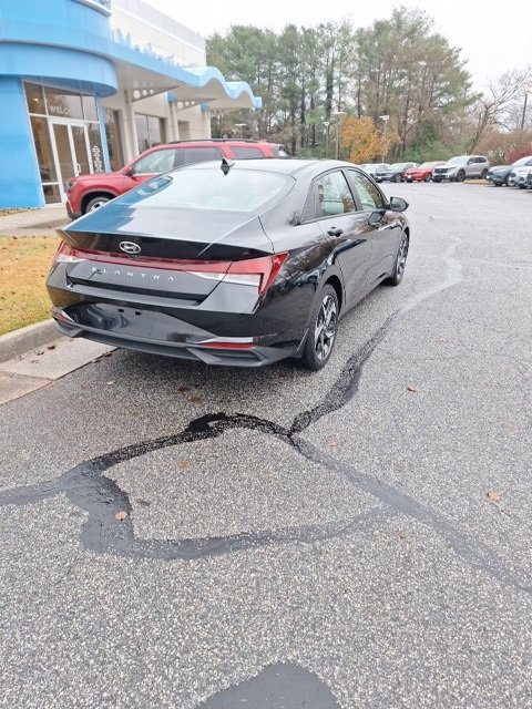 Used 2023 Hyundai Elantra SEL w/ Convenience Package image 5