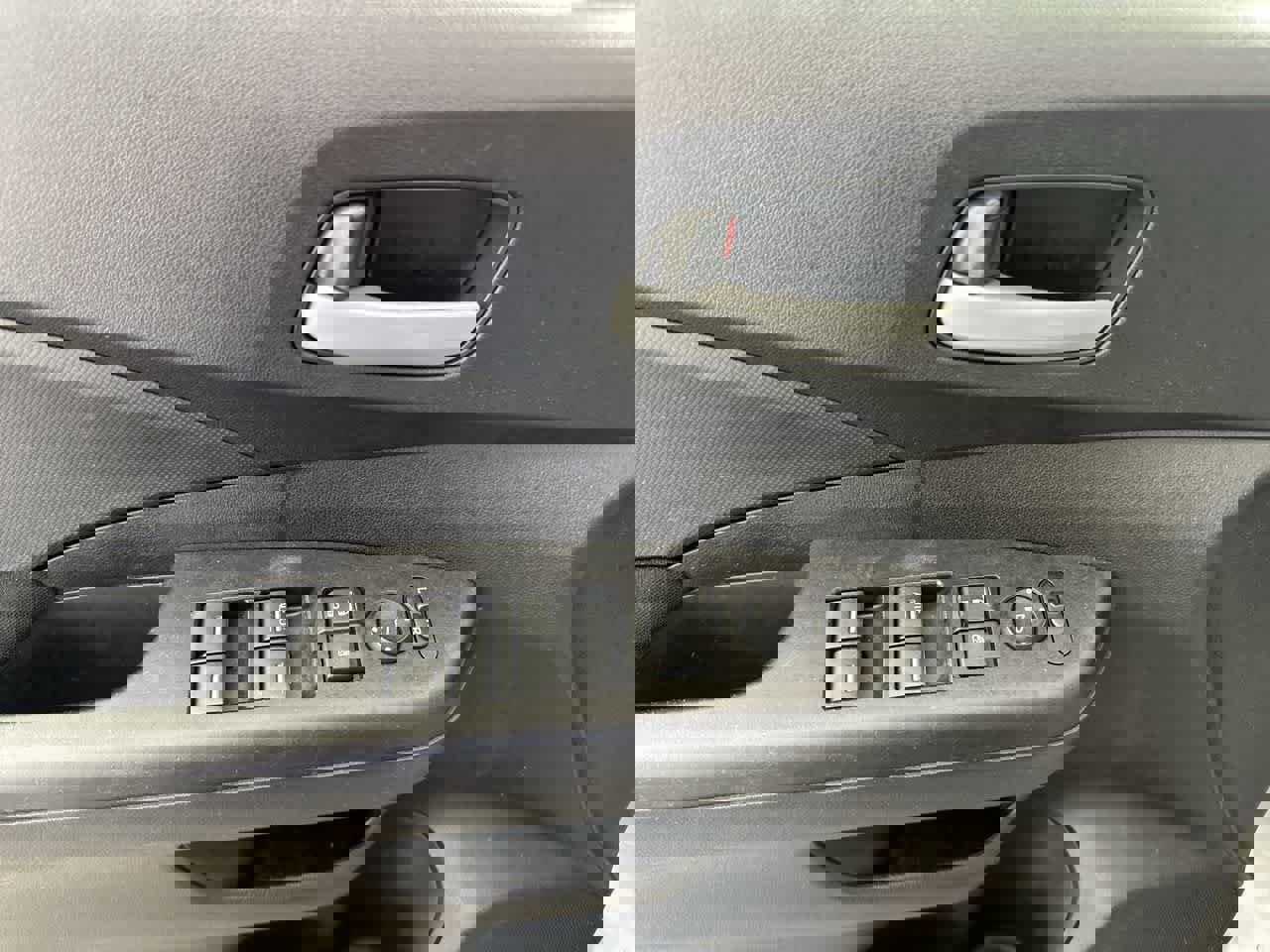 Used 2015 Honda CR-V LX image 11