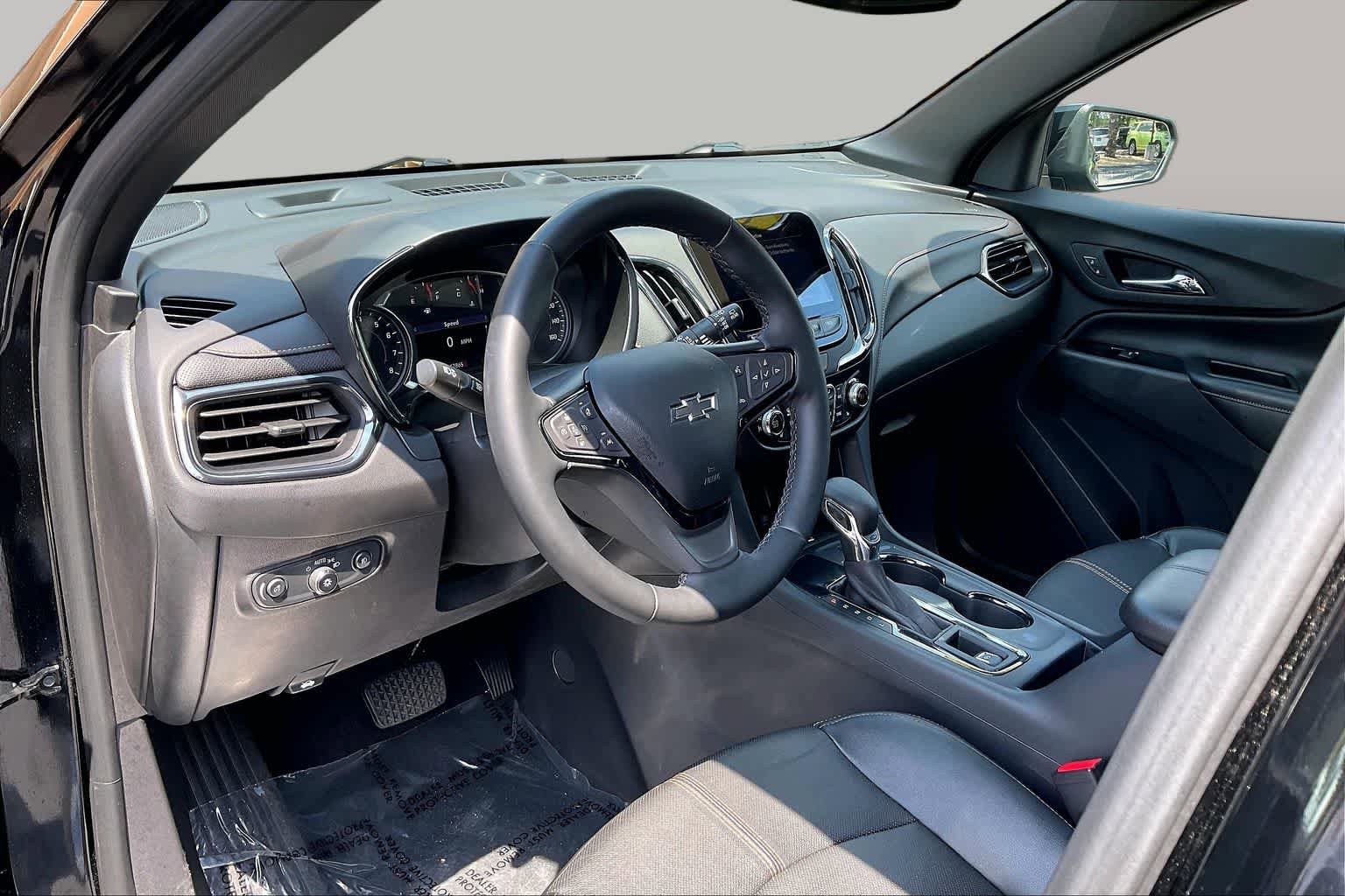 Used 2023 Chevrolet Equinox Premier w/ Redline Edition FWD image 14