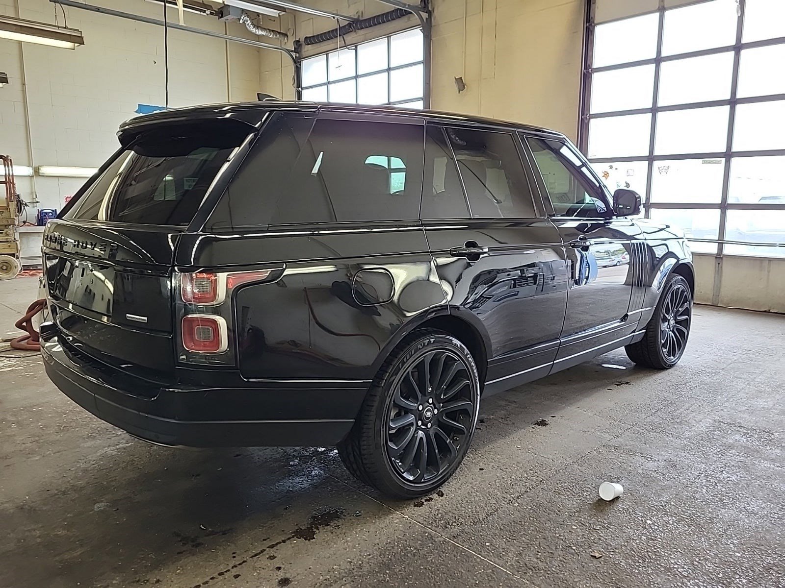 Used 2018 Land Rover Range Rover Supercharged AWD/4WD image 6