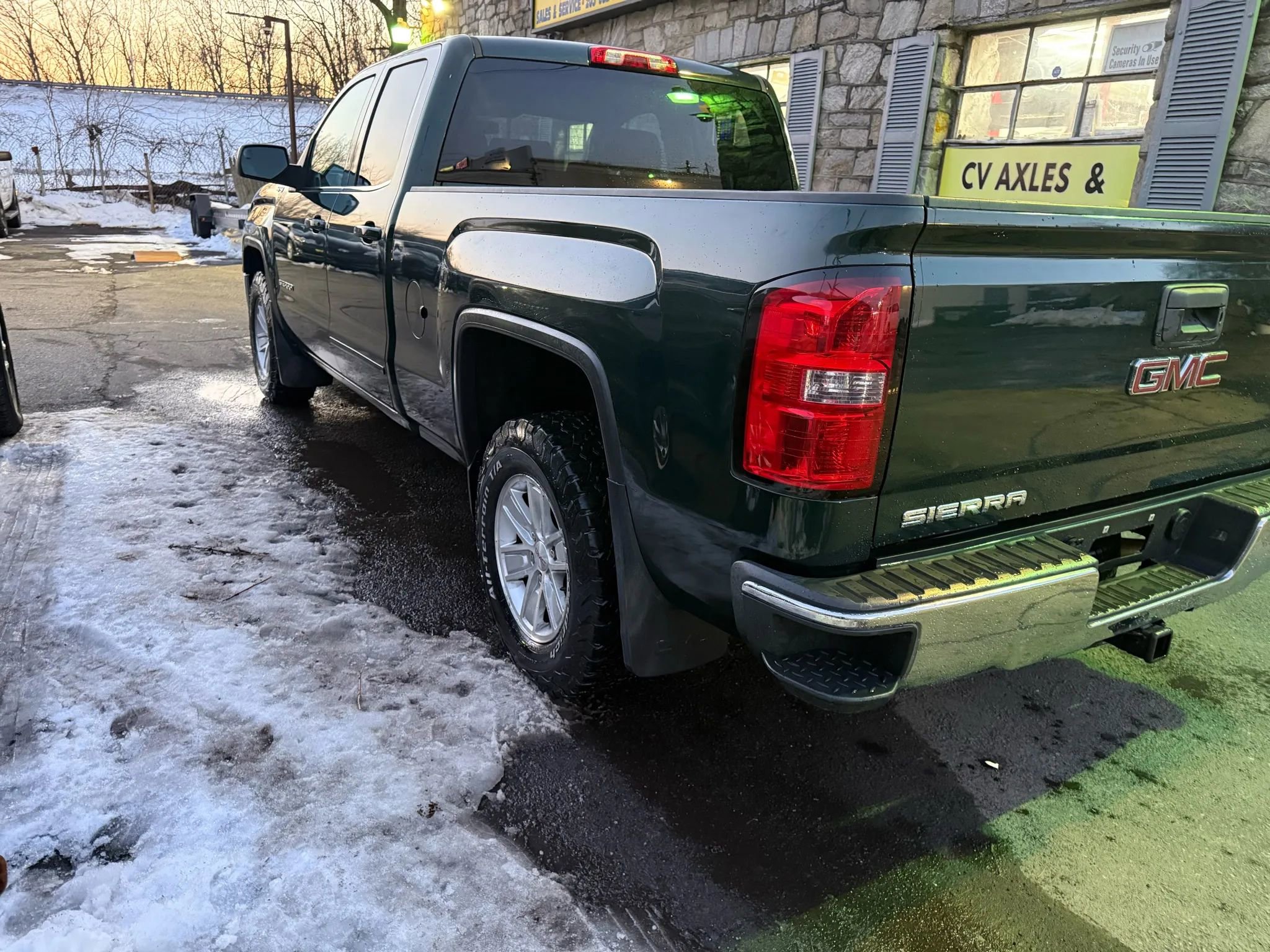 Used 2015 GMC Sierra 1500 SLE w/ SLE Value Package AWD/4WD image 6