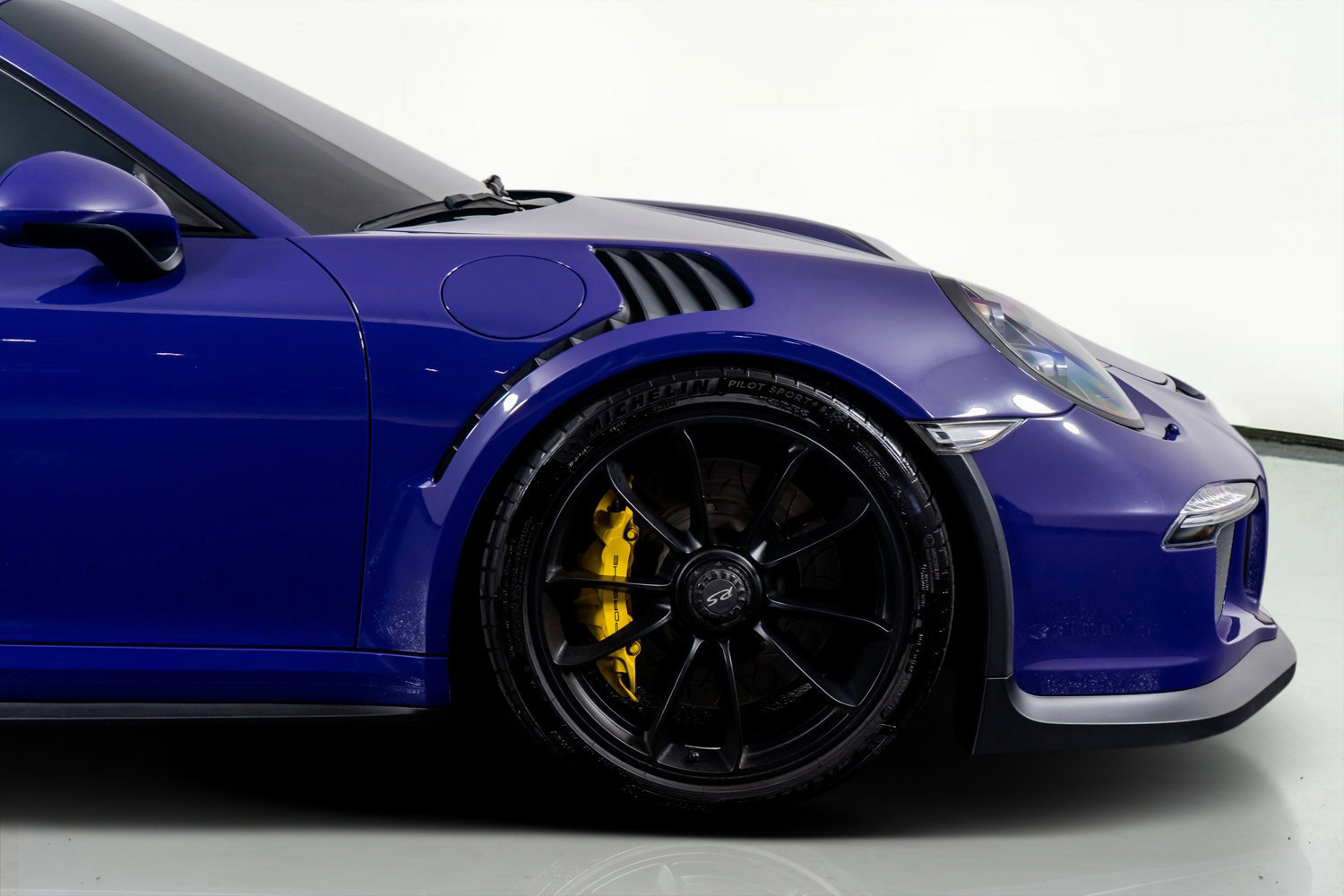 Used 2016 Porsche 911 GT3 RS image 6