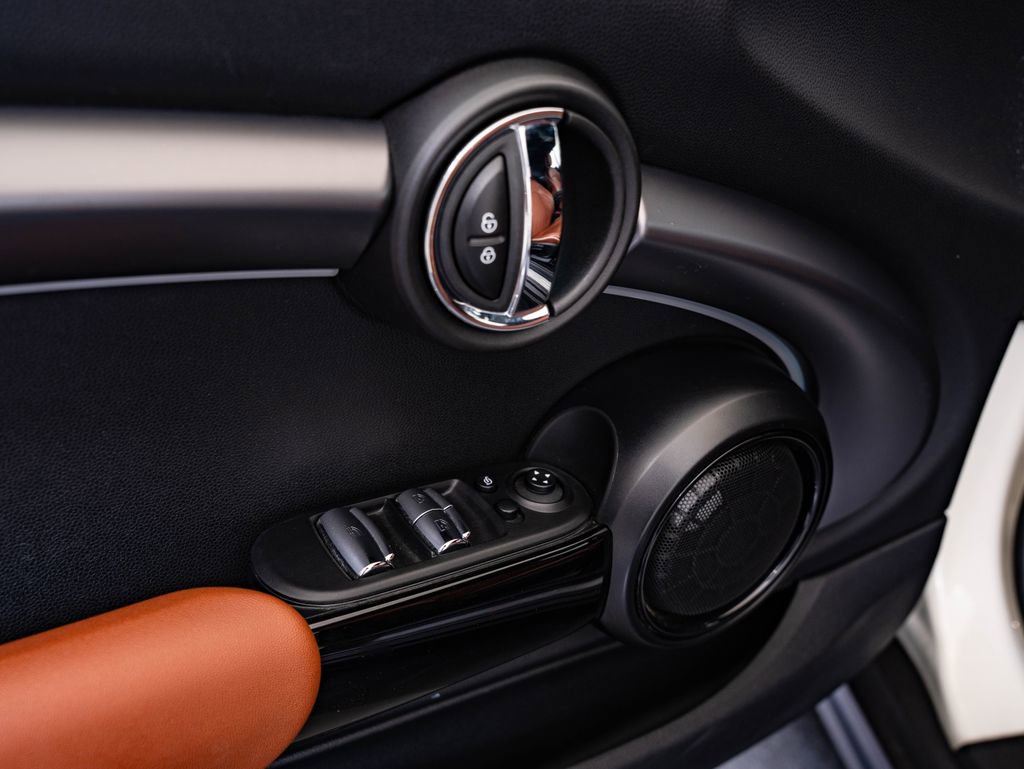 Used 2022 MINI Cooper S w/ Driver Assistance Package FWD image 31