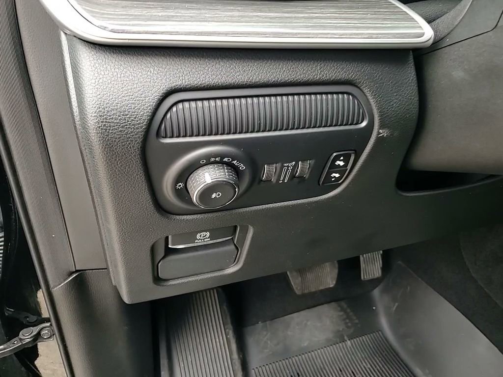 Certified 2024 Jeep Wagoneer Series III w/ Premium Group I image 25