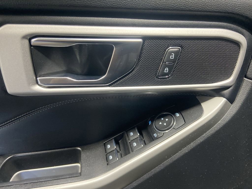 Used 2021 Ford Explorer XLT w/ Equipment Group 202A image 23