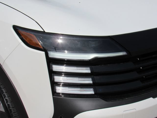 New 2026 Nissan Kicks SR w/ Cold Weather Package FWD image 9