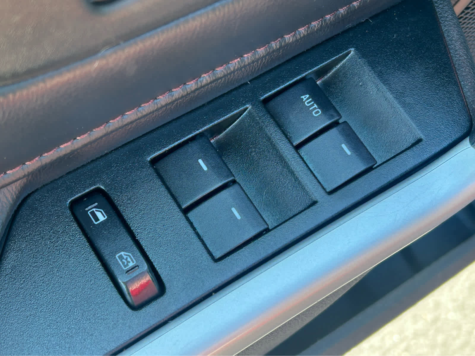 Used 2014 Ford Edge Limited w/ Equipment Group 301A FWD image 20