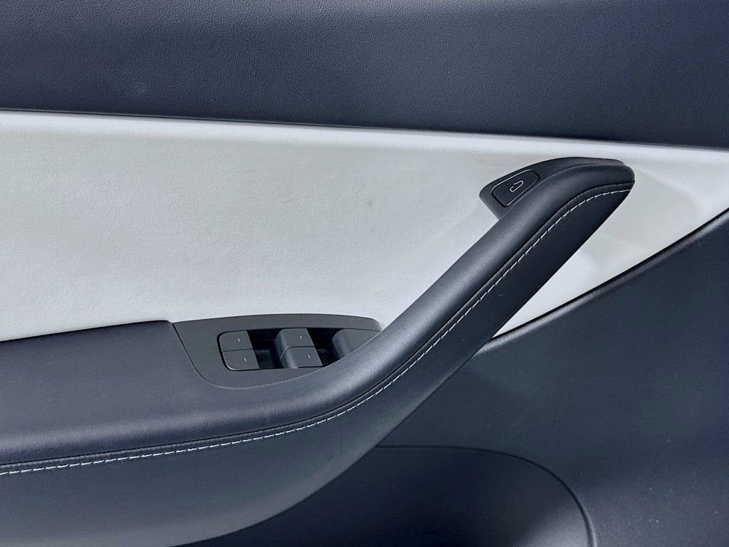 Used 2021 Tesla Model Y Long Range image 26