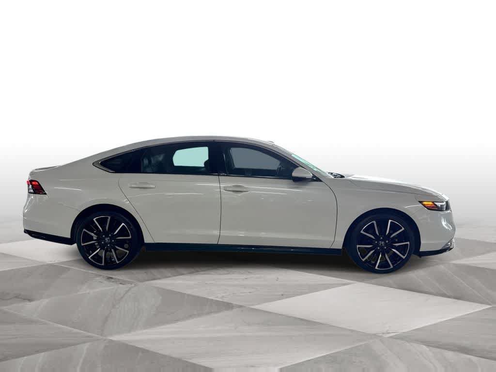 Used 2023 Honda Accord Touring image 9