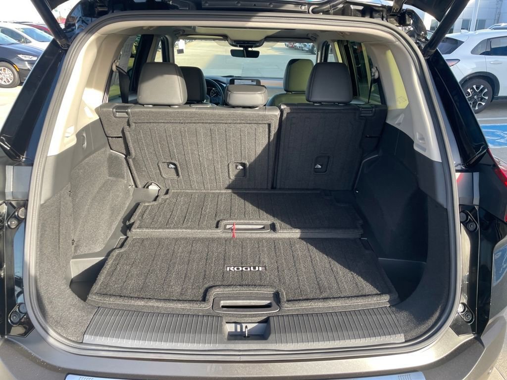 Used 2023 Nissan Rogue SL w/ SL Premium Package image 25