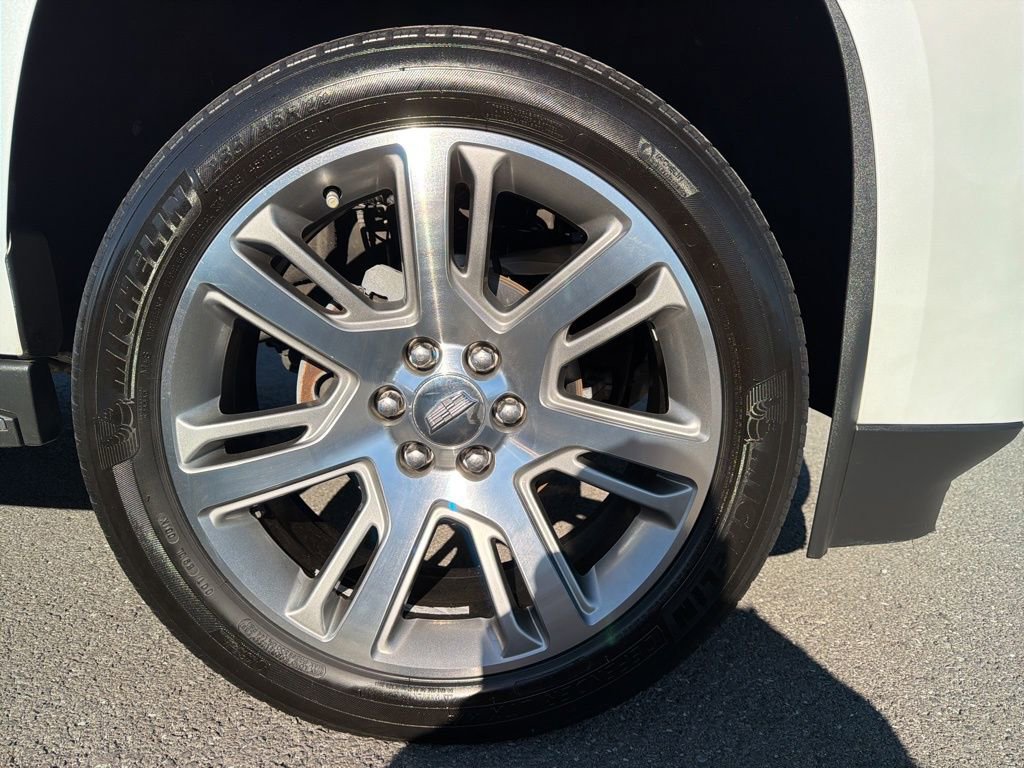 Used 2016 Cadillac Escalade Luxury image 13