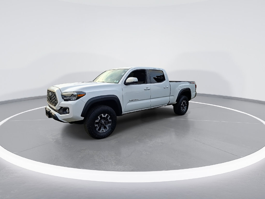 Certified 2022 Toyota Tacoma TRD Off-Road AWD/4WD image 5