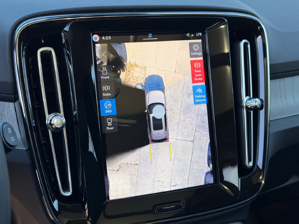 New 2026 Volvo XC40 B5 Plus w/ Protection Package Premier AWD/4WD image 23