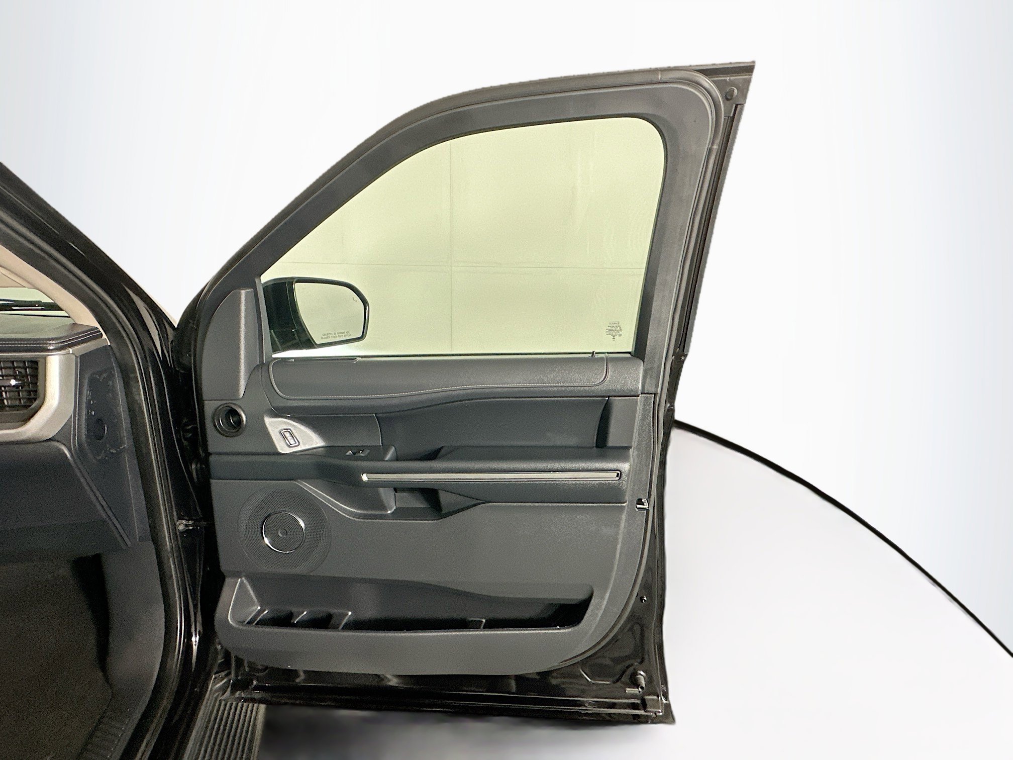 Used 2024 Ford Expedition XLT image 34