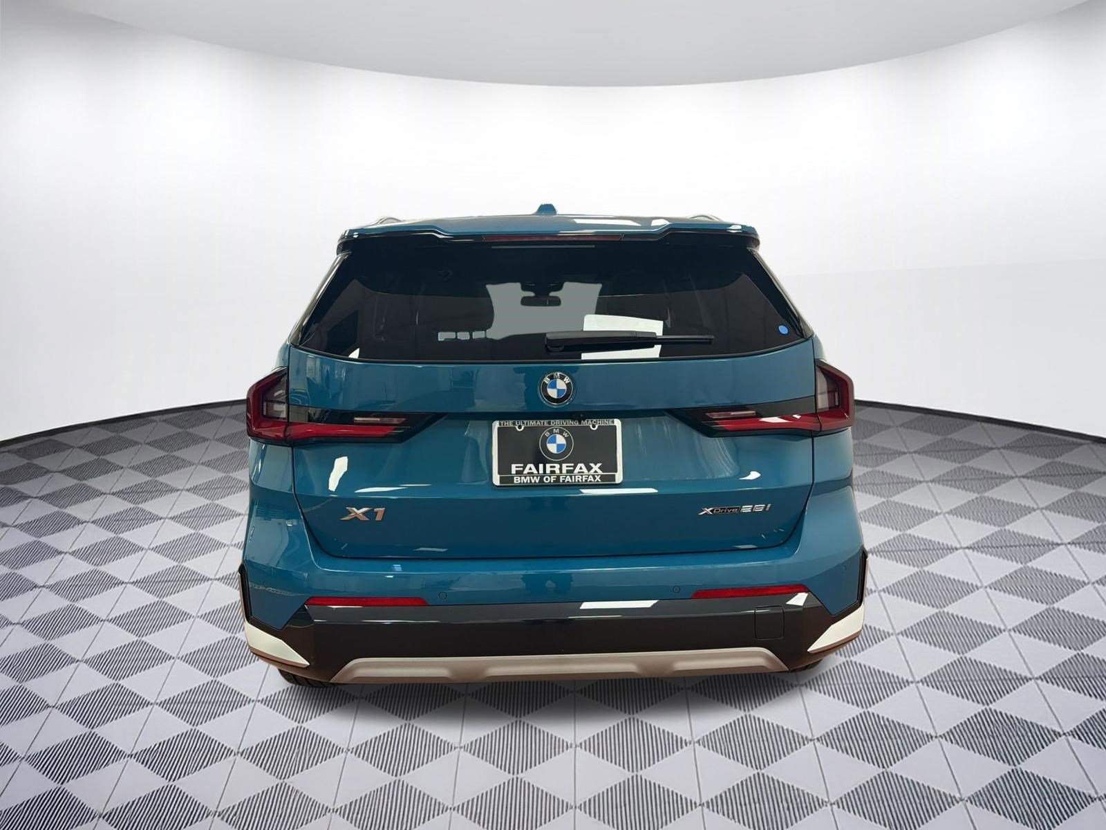 Certified 2025 BMW X1 xDrive28i w/ Technology Package image 10