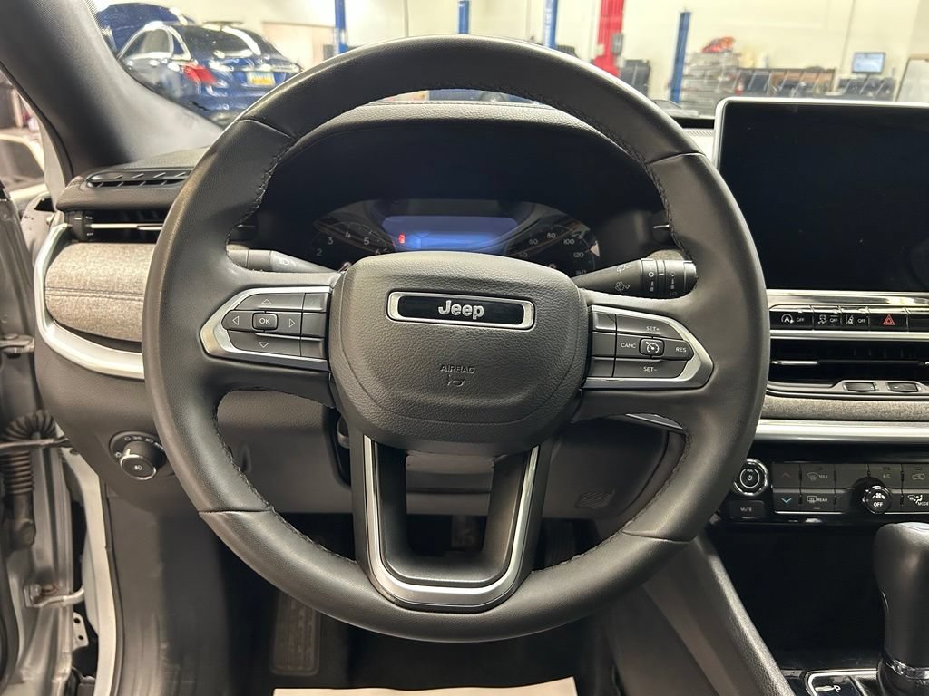 Used 2024 Jeep Compass Latitude AWD/4WD image 25