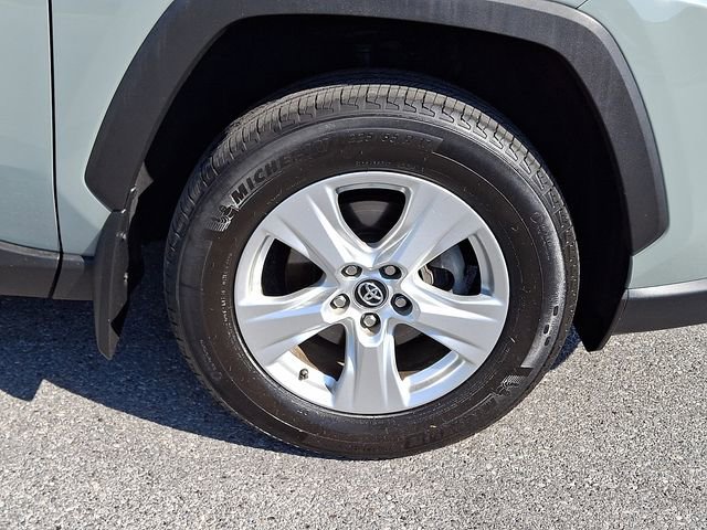 Certified 2020 Toyota RAV4 XLE w/ Convenience Package AWD/4WD image 8