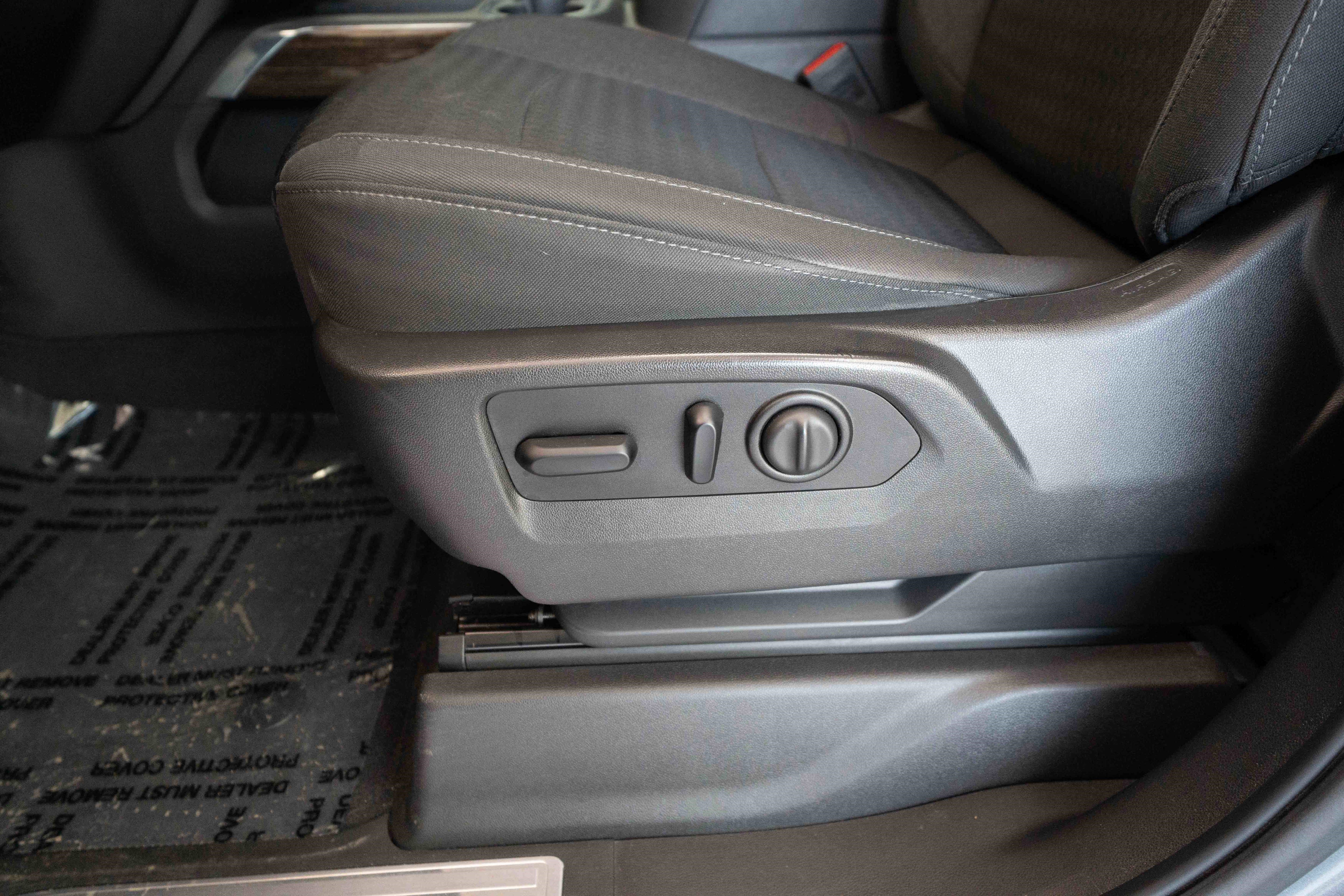 Used 2020 GMC Sierra 1500 Elevation w/ Elevation Value Package image 12